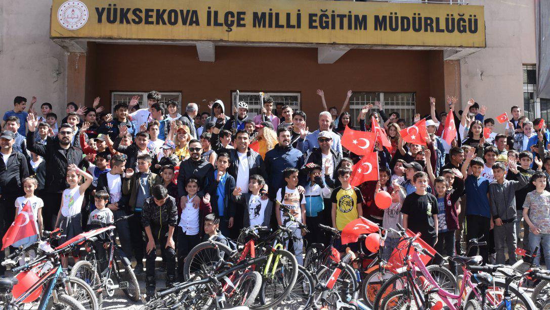  Öğrencilerimiz, Öğretmenlerimiz ve Velilerimizin katılımlarıyla 23 Nisan Bisiklet Turu düzenlendi