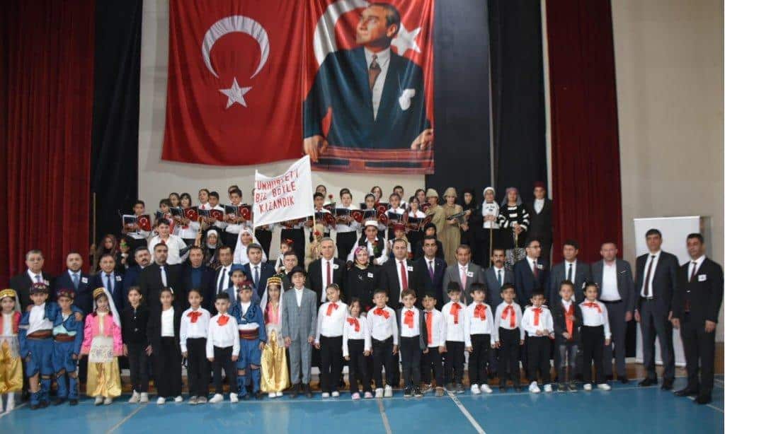 İlçemizde Cumhuriyet Bayramı Coşkuyla Kutlandı